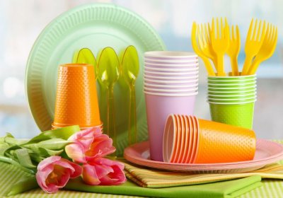 Одноразовая посуда: пластик, бумага, ВПС. О преимуществах посуды из разных материалов